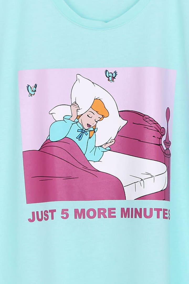 ชุดนอนผู้หญิง JOSILINS เซตเสื้อยืด และกางเกงขายาว Disney Princess : meme collection สีมินต์และสีขาว