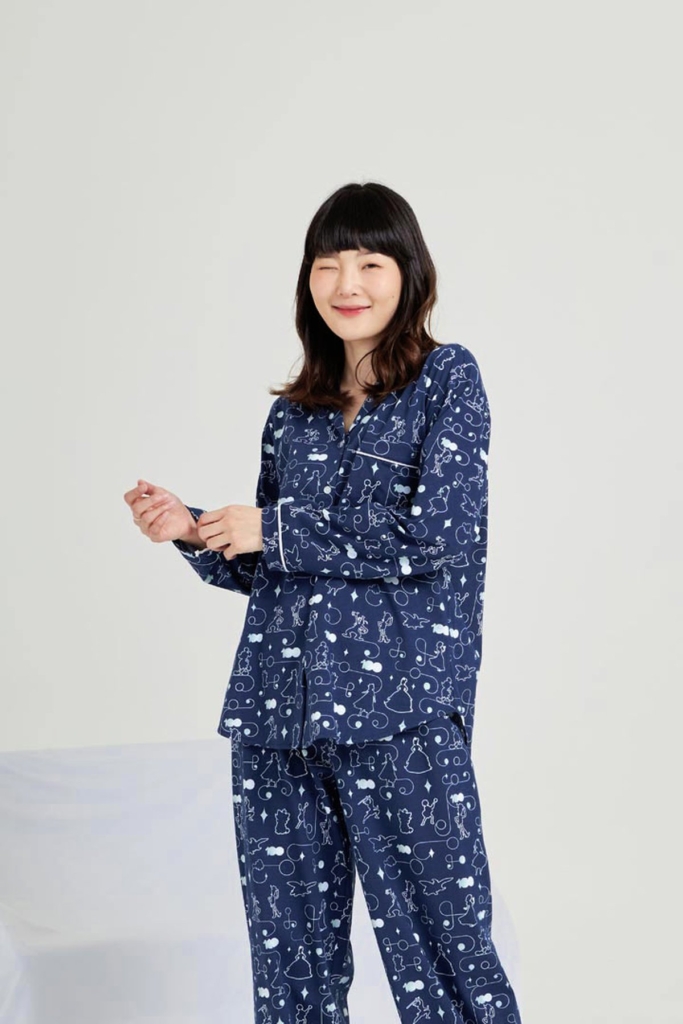 ชุดนอนผู้หญิง JOSILINS เซตแขนยาวขายาว Disney 100 years of wonder สีกรม