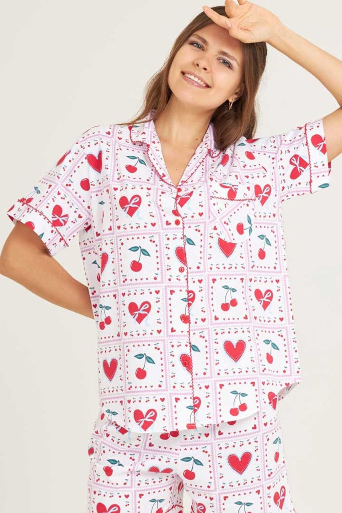 ชุดนอนผู้หญิง JOSILINS เซตแขนสั้นขายาว Cherry Lover สีขาว
