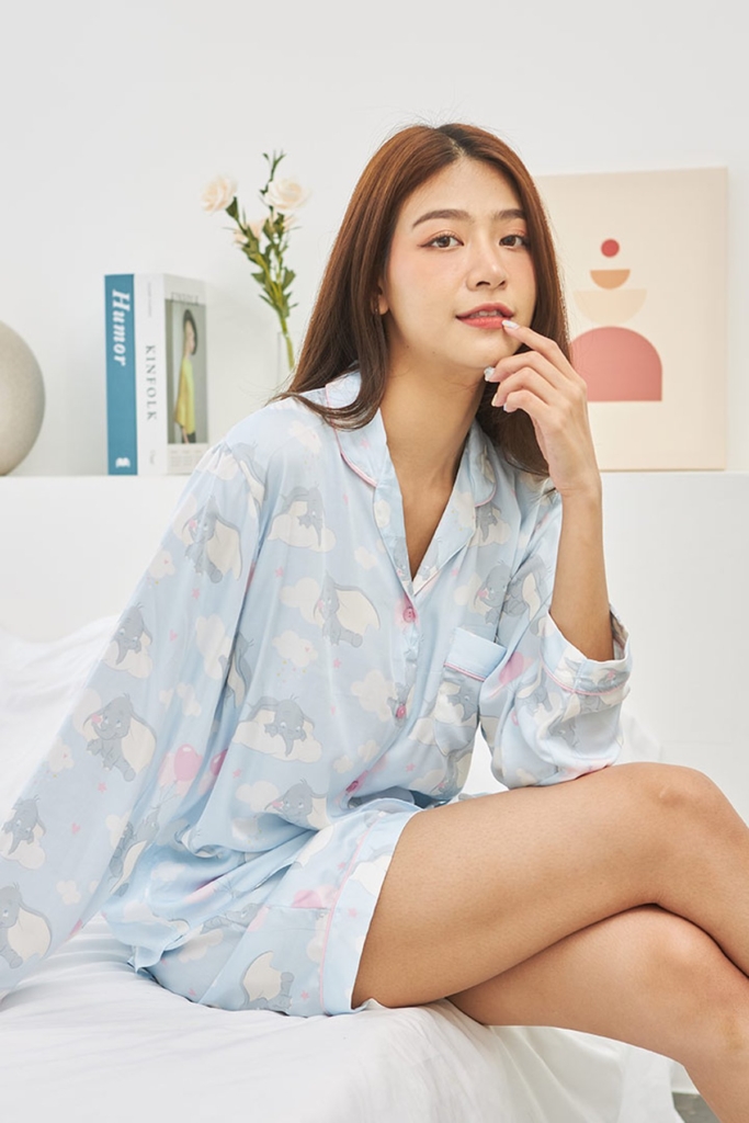 ชุดนอนผู้หญิง JOSILINS เซตแขนยาวขาสั้น Dumbo Bamboo Head in the Cloud สีฟ้า
