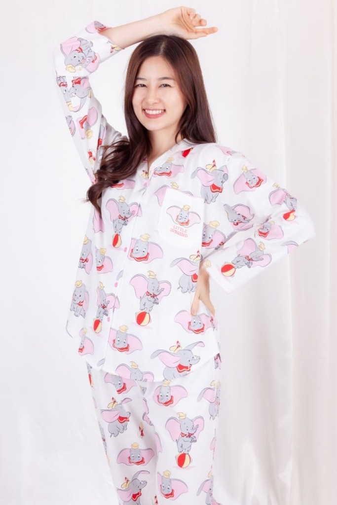 ชุดนอนผู้หญิง JOSILINS เซตแขนยาวขายาว Disney Animals : The Little Dumbo สีครีม