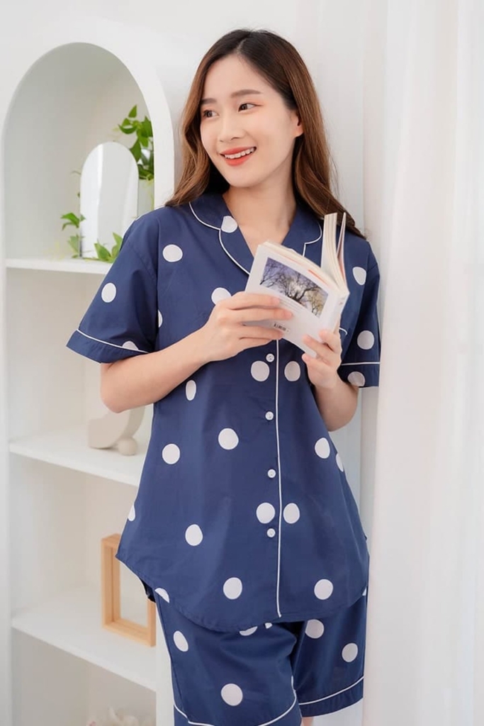 ชุดนอนผู้หญิง JOSILINS เซตแขนสั้นขาสั้น Super Polka Dot สีกรม และสีเทา