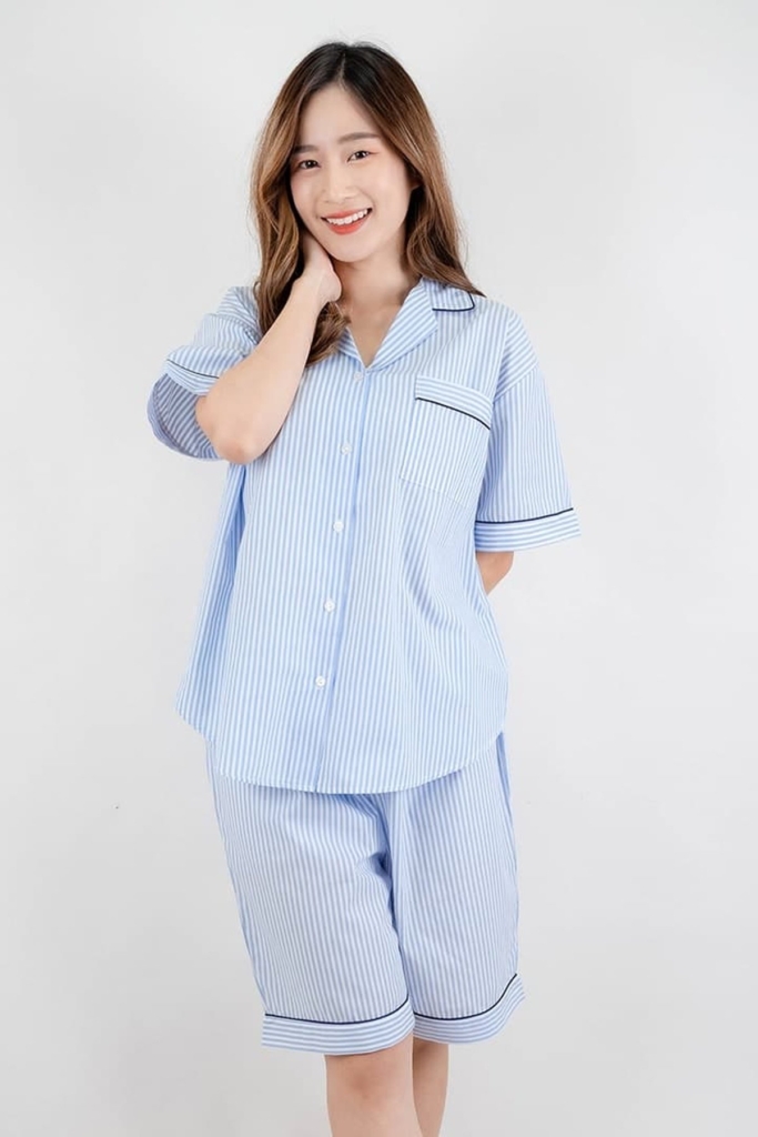 ชุดนอนผู้หญิง JOSILINS เซตเสื้อแขนสั้น และกางเกงขาสั้น Family Collection สีฟ้า